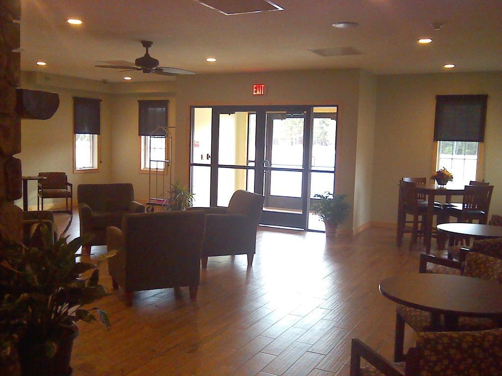 Junction Inn Suites & Conference Center Babbitt Chambre photo